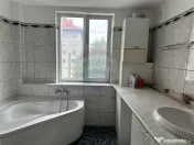 Apartament cu 4 camere de vânzare în zona Calea Romanului 