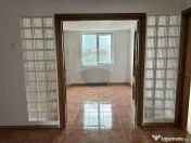 Apartament cu 4 camere de vânzare în zona Calea Romanului 