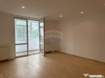 Apartament cu 4 camere de vânzare în zona Calea Romanului