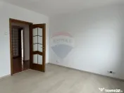 Apartament cu 4 camere de vânzare în zona Calea Romanului