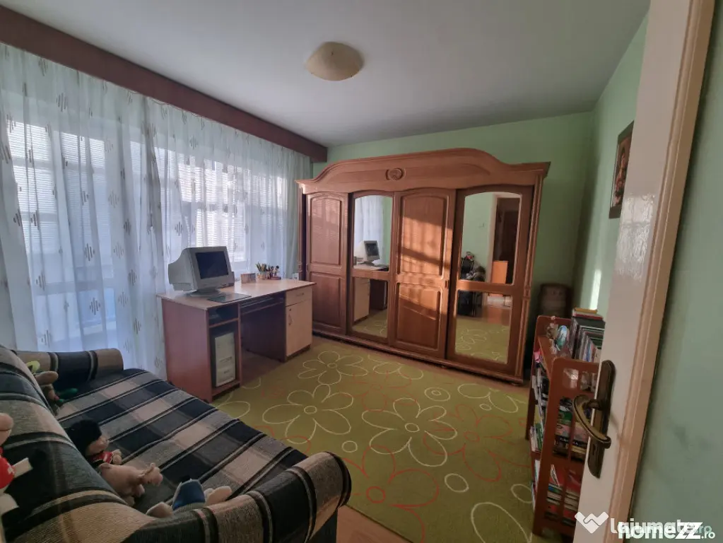 Tic Tac, Universitate, 3 camere mobilate - Bacau (Bacau)