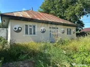 Teren intravilan 3.765 mp cu casă – Bodești de Jos 