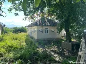Teren intravilan 3.765 mp cu casă – Bodești de Jos 