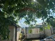 Teren intravilan 3.765 mp cu casă – Bodești de Jos 