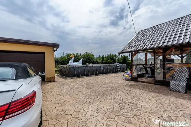 Rezervat Proprietate de vis cu teren 2880 mp și facilit?...