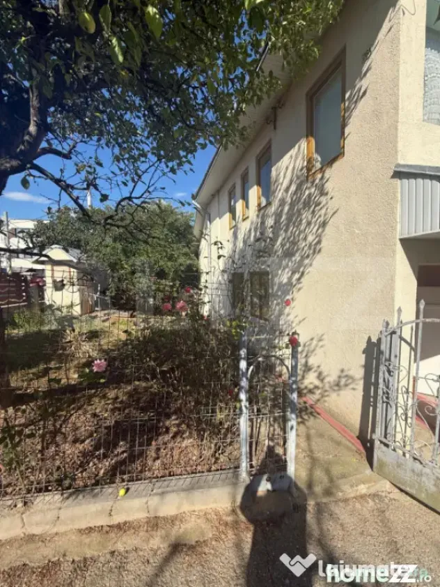 Casa cu etaj, 160 mp utili, 1352 mp teren, zona Burdujeni - Suceava (Suceava)