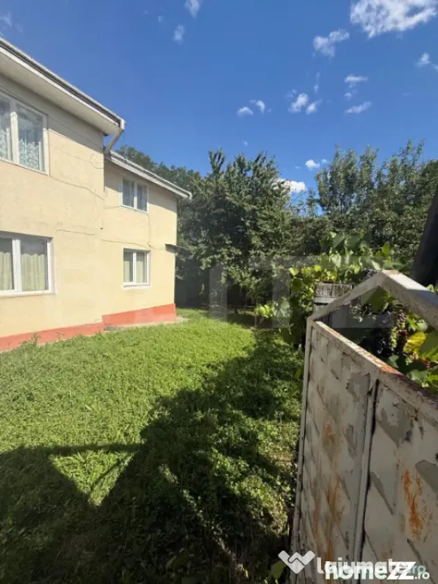 Casa cu etaj, 160 mp utili, 1352 mp teren, zona Burdujeni - Suceava (Suceava)