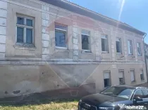 Casă cu 3 camere de vânzare în zona centrala comison 0%