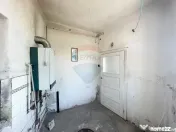 Casă cu 3 camere de vânzare în zona centrala comison 0... 