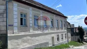 Casă cu 3 camere de vânzare în zona centrala comison 0... 