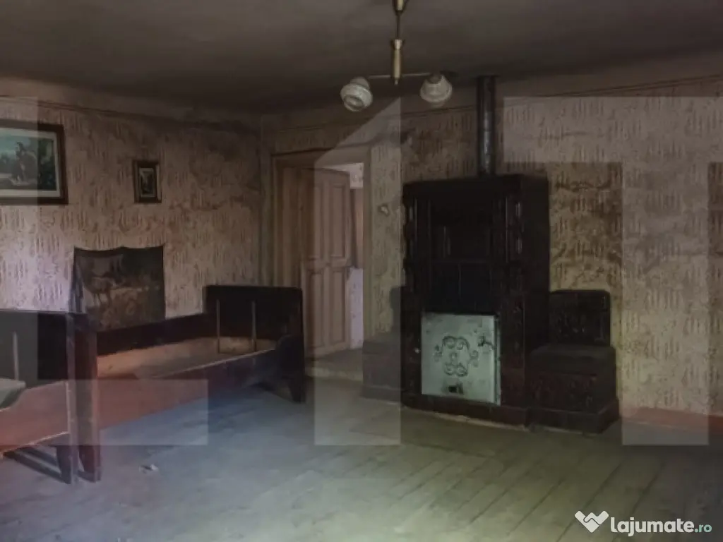 Casa taraneasca cu 3 camere, Turia Jos,