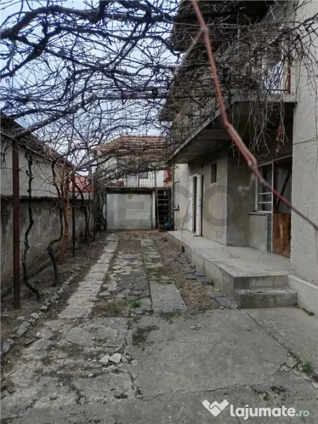RECO CASA CU ETAJ IN MARGHITA