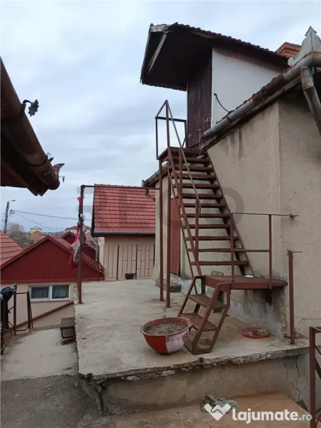RECO CASA CU ETAJ IN MARGHITA