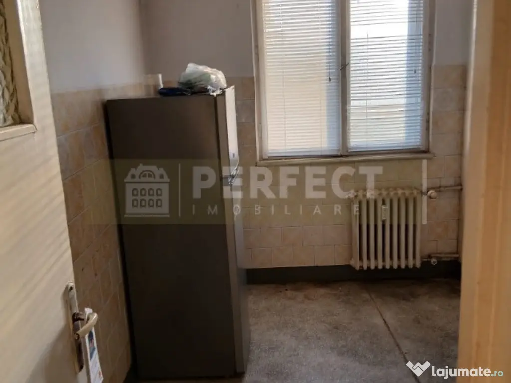 2 camere semidecomandat, Democratiei,PRET 42000 euro!