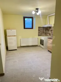Apartament cu 2 camere, semicentral
