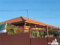 Colt de rai la tara doua case primitoare livada vie si lini