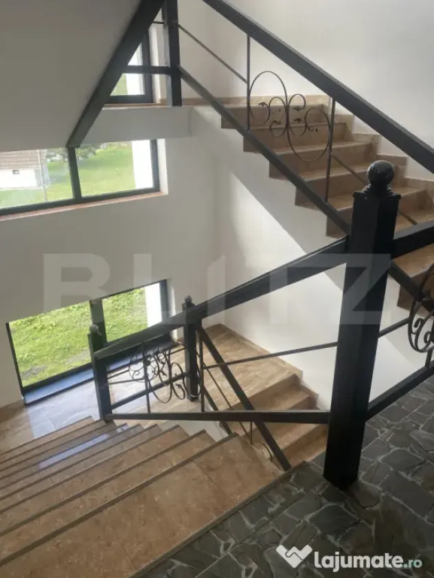 Vânzare pensiune/hotel într-o zonă superbă din Poiana N