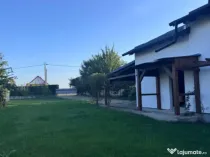 Casa individuala cu garaj si foisor, centru- Horodnic de Sus