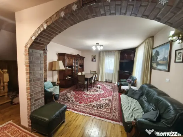 Casa 5 camere, zona ultracentrala, 1500mp teren, Radauti