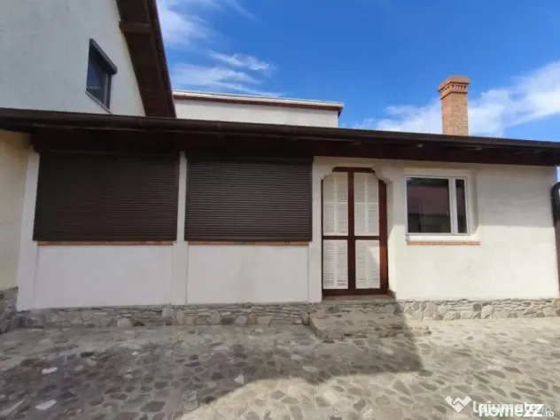 Casa 5 camere, zona ultracentrala, 1500mp teren, Radauti
