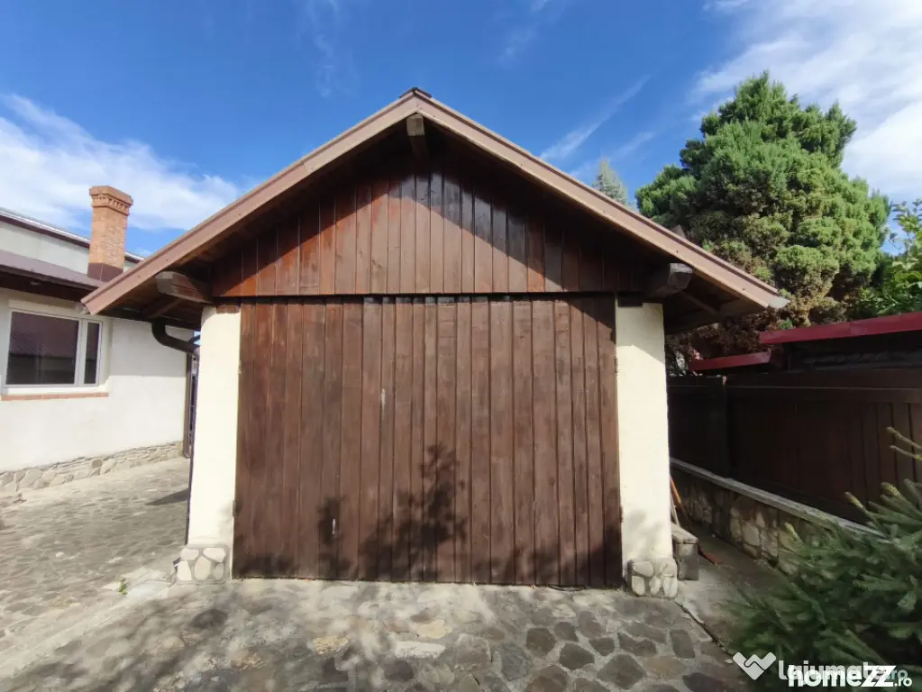 Casa 5 camere, zona ultracentrala, 1500mp teren, Radauti
