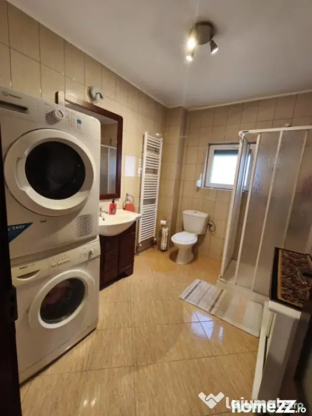 Casa 5 camere, zona ultracentrala, 1500mp teren, Radauti