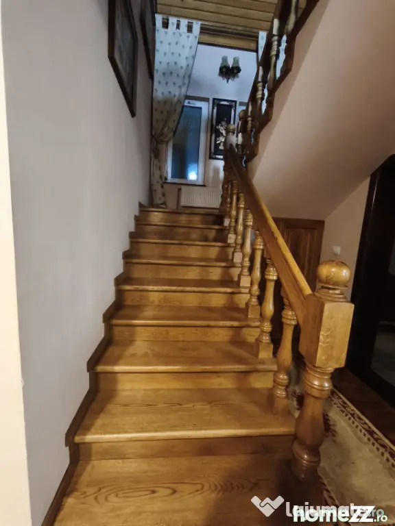 Casa 5 camere, zona ultracentrala, 1500mp teren, Radauti
