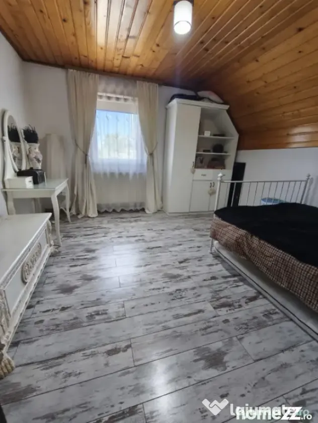 Casa 5 camere, zona ultracentrala, 1500mp teren, Radauti
