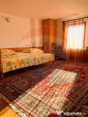Casă / Vilă cu 9 camere de vânzare în zona Central 