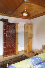 Casă / Vilă cu 9 camere de vânzare în zona Central 