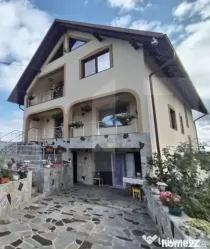 Vilă D+P+1+M - lux Dorohoi – 228 mp utili, teren 2.300 mp