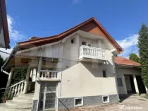 Casa de vanzare, 195 mp, 1100 mp teren, zona Lucian Blaga