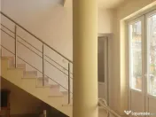 Casa cu etaj,teren 400 mp, pretabila : clinica, gradinita, b 