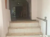 Casa cu etaj,teren 400 mp, pretabila : clinica, gradinita, b 