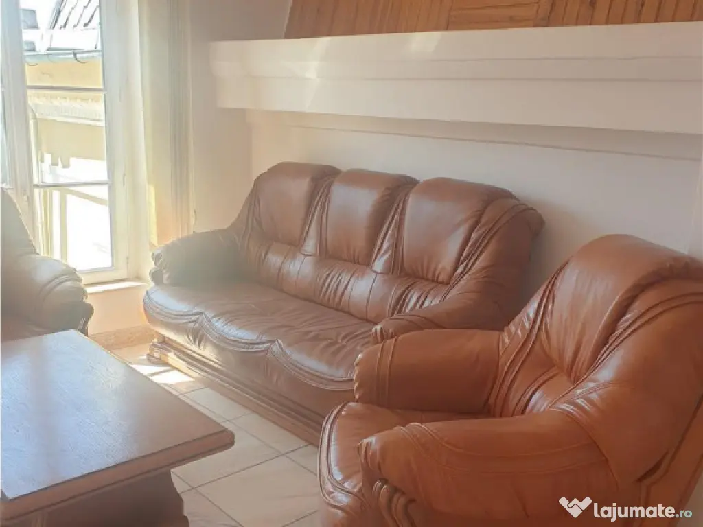 Casa cu etaj,teren 400 mp, pretabila : clinica, gradinita, b