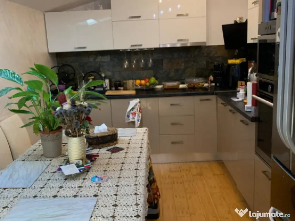 Apartament 2 camere, 90 mp, zona Garii