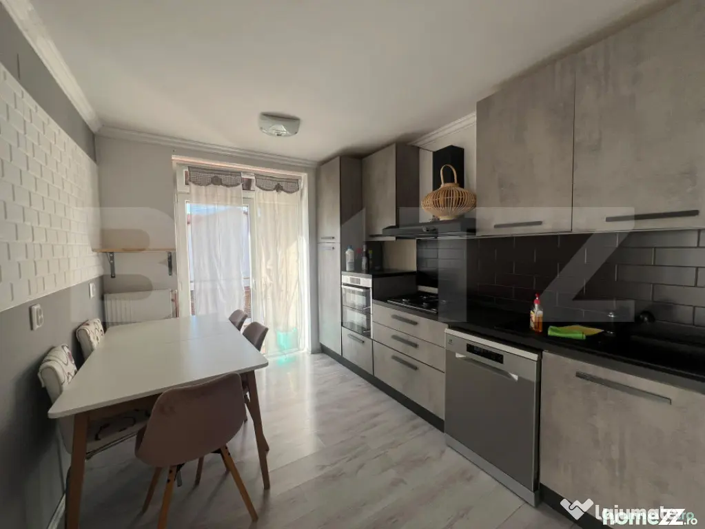Apartament 3 camere, 75 mp, parcare, zona Tineretului