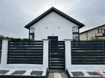 Casa P M de in Campineanca (strada asfalata)