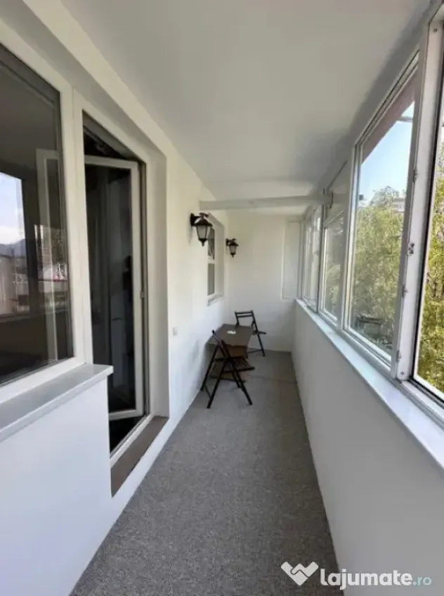 Apartament 2 camere, semidecomandat - zona Vlahuta