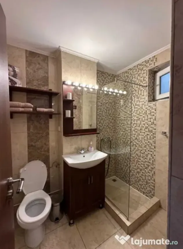 Apartament 2 camere, semidecomandat - zona Vlahuta