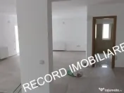 Spatiu comercial in CF, parter, 2 locuri parcare Finisat Floresti 