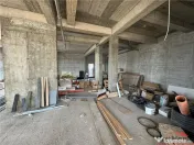 Sp com 195 mp, 7 locuri de parcare, 4 intrari, zona de Nord, 