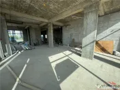 Sp com 195 mp, 7 locuri de parcare, 4 intrari, zona de Nord, 