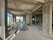 Sp com 195 mp, 7 locuri de parcare, 4 intrari, zona de Nord, 