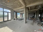 Sp com 195 mp, 7 locuri de parcare, 4 intrari, zona de Nord, 