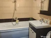 Apartament 3 camere, decomandat - zona Noua-Calea Bucuresti. 