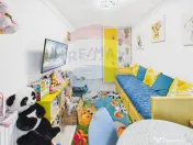 Apartament 3 camere - Titan, balcon generos și 2 locuri ... 