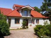 Casă cochetă de vânzare, teren 954 mp, posibil parcela... 