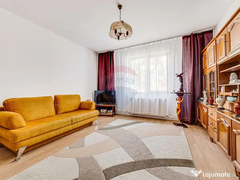 Casă cochetă de vânzare, teren 954 mp, posibil parcela...