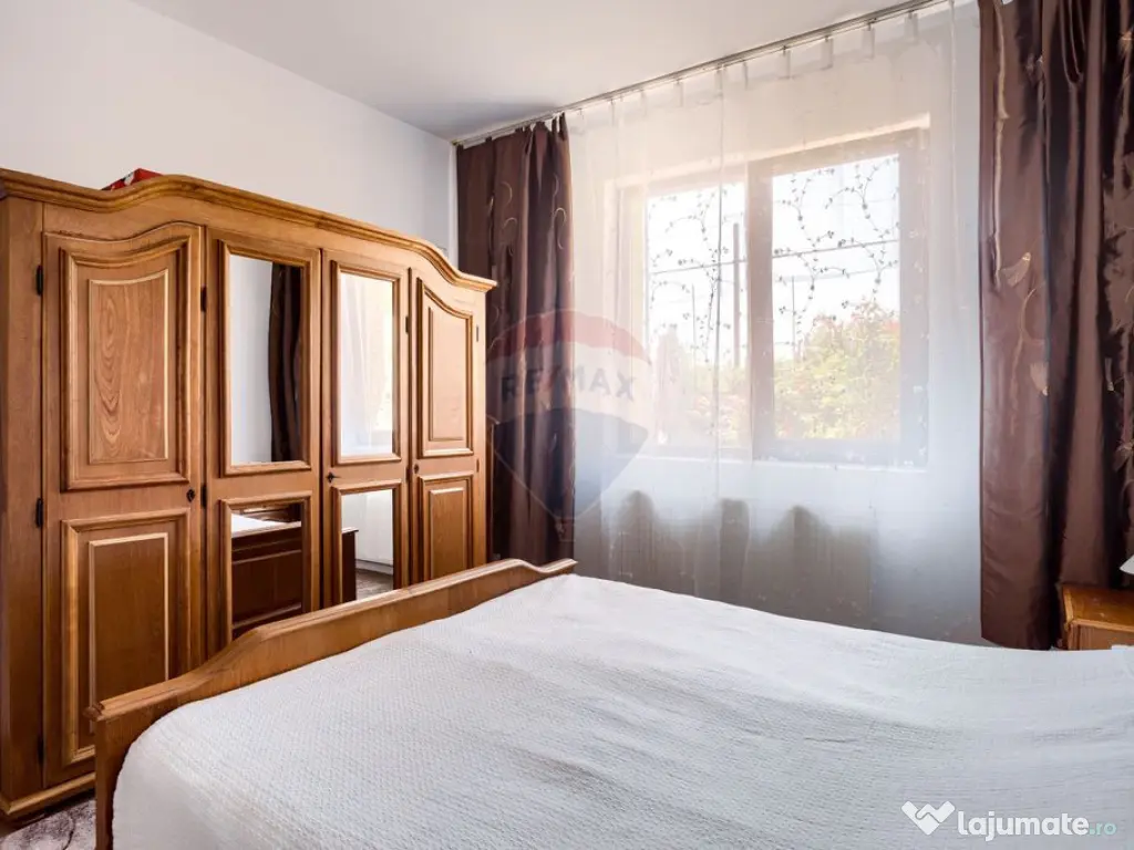 Casă cochetă de vânzare, teren 954 mp, posibil parcela...